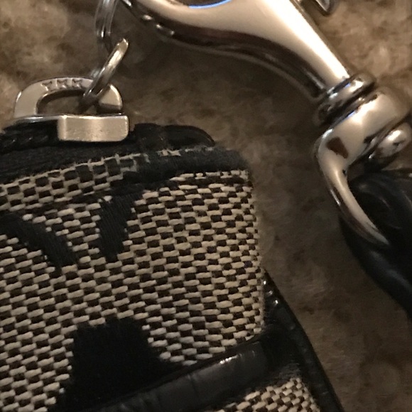 Coach wristlet, tan and black signature jacquard. - Picture 7 of 10
